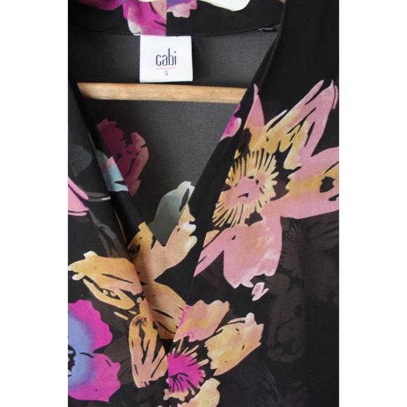 Cabi Floral Limited Edition Bouquet Blouse Preowned Small - Picture 8 of 13